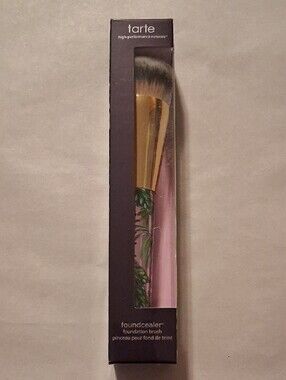 tarte foundcealer Foundation Brush
